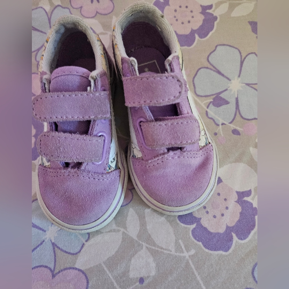 Shoes - Picture 2 of 4